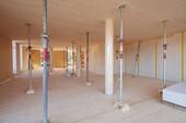 During the curing of the casting resin, the floor slabs must be additionally supported