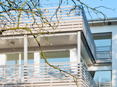 View from the balcony around the corner of the building (Photo: René Rötheli, Baden)